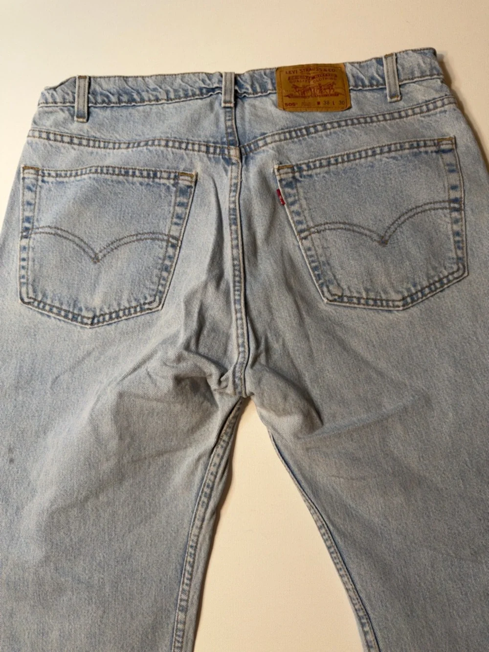 EUC Levi's 505 Men's Light Blue Denim Jeans Classic Straight Fit 38x30 (KB5)